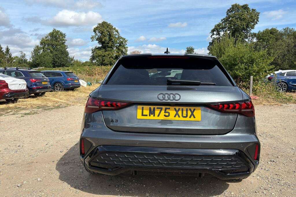 Audi A3 1.5 Tfsie 40 Sport Sportback Plug-in Hy Black #34