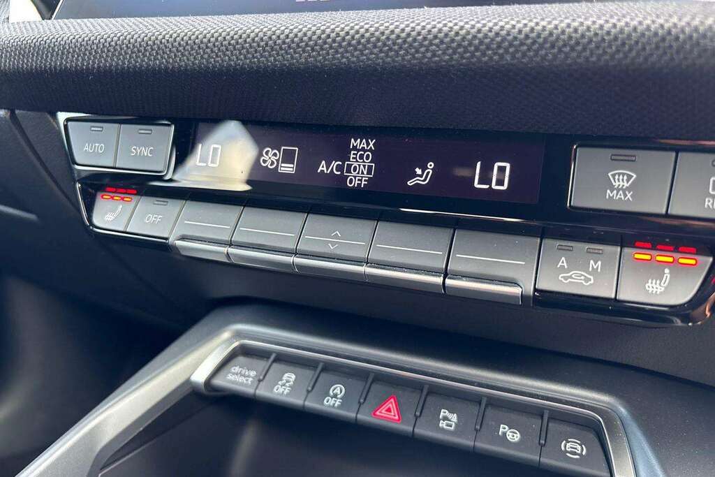 Audi A3 1.5 Tfsie 40 Sport Sportback Plug-in Hy Black #28