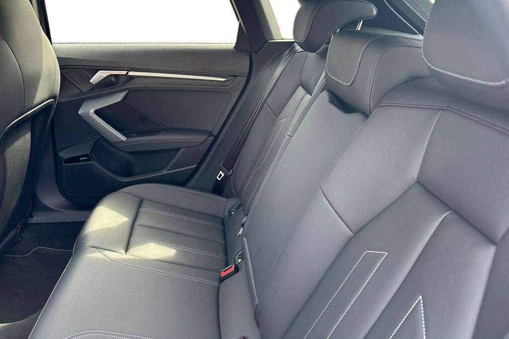 Audi A3 1.5 Tfsie 40 Sport Sportback Plug-in Hy Black #22