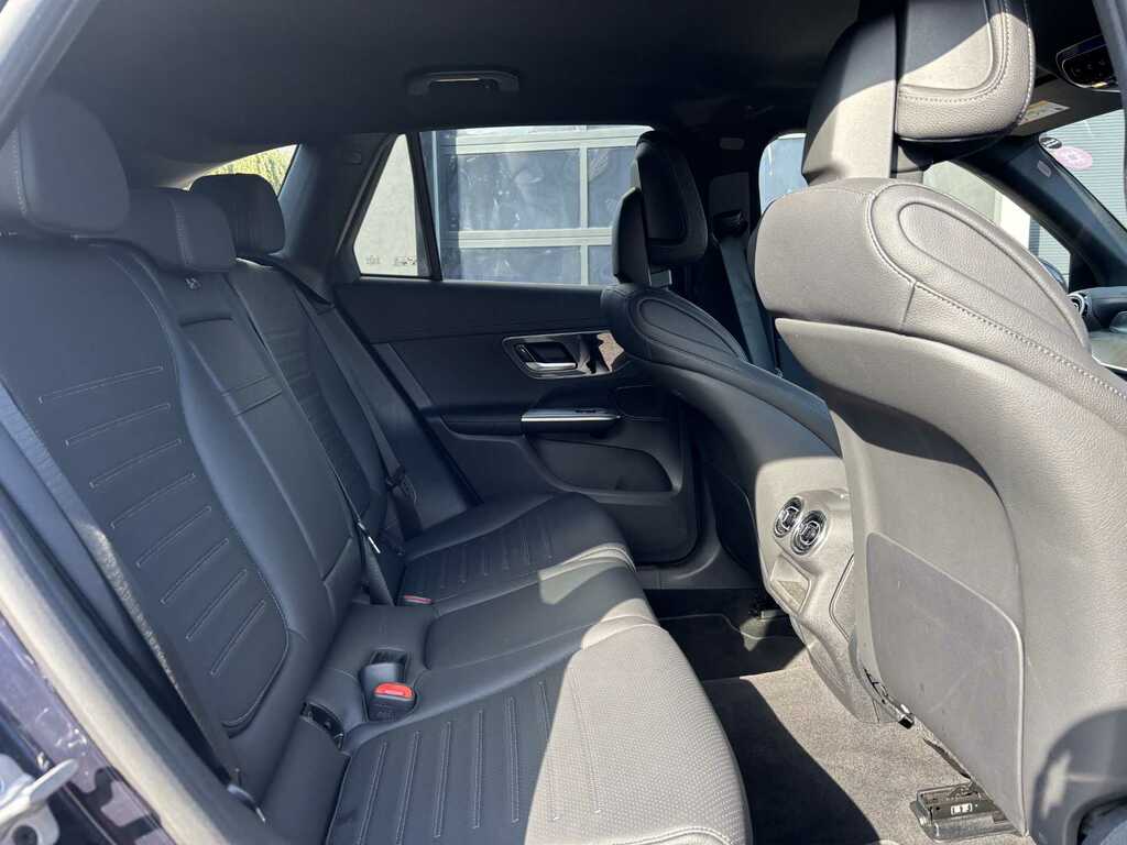 Mercedes-Benz GLC Class 300 4Matic Amg Line Premium 9G-tronic Black #23