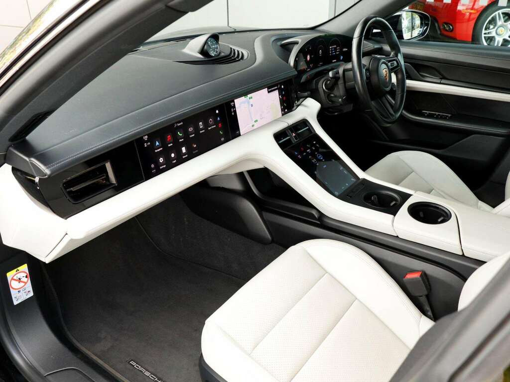 Porsche Taycan 560Kw Turbo S 93Kwh Red #9