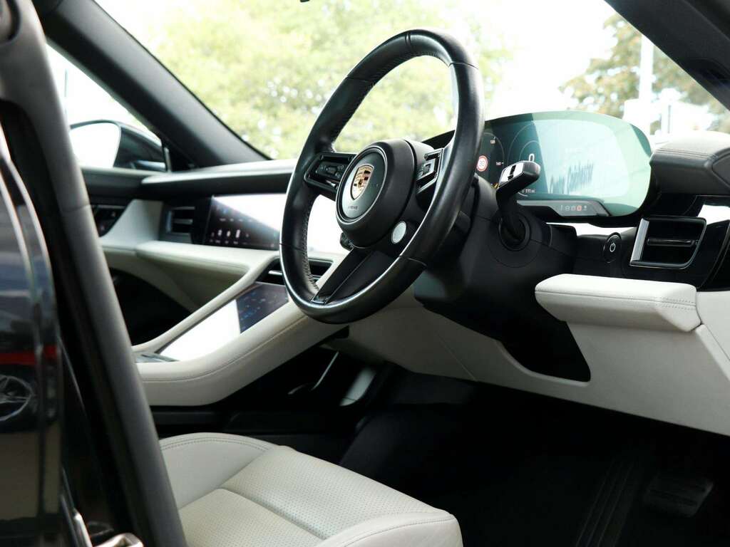 Porsche Taycan 560Kw Turbo S 93Kwh Red #11