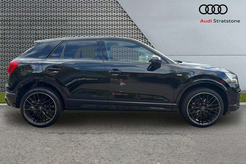 Audi Q2 35 Tfsi Black Edition 2019  #4