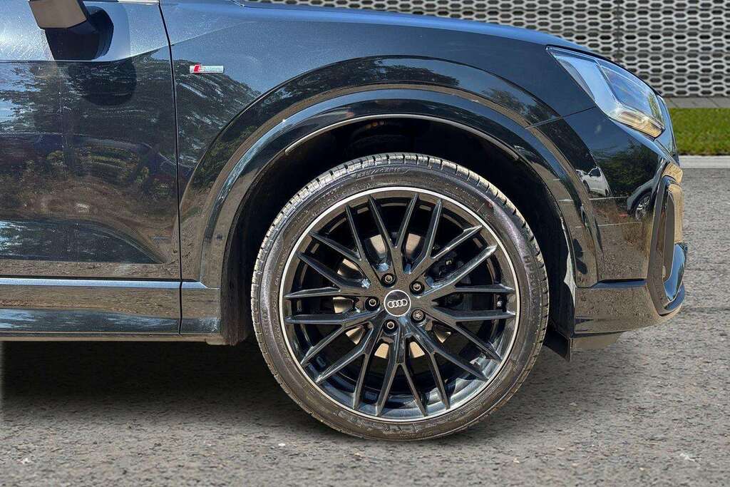 Audi Q2 30 Tfsi Black Edition 2021 Black #5