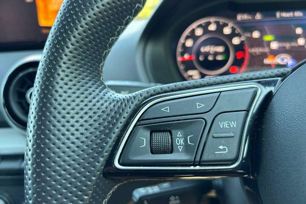 Audi Q2 1.5 Tfsi 35 Sport Suv S Tronic 150 Ps Grey #16