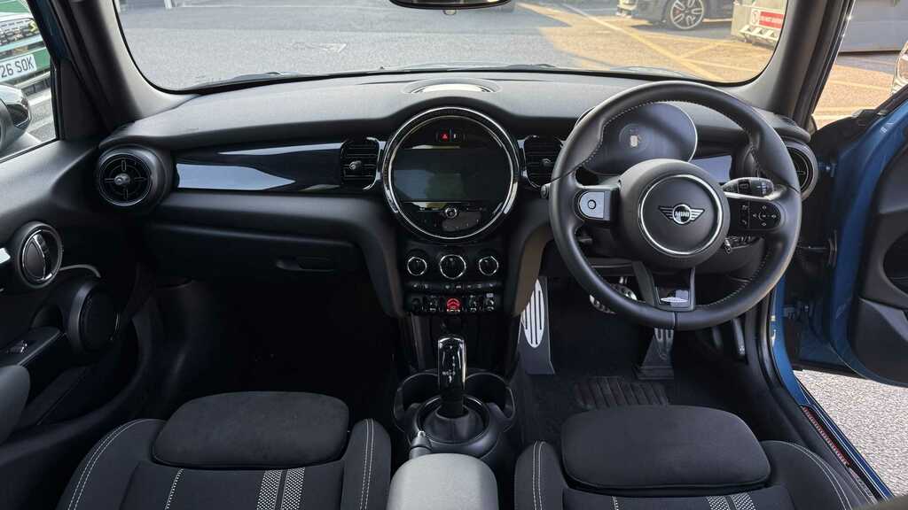 Mini Hatch 1.5 Cooper Sport 2023 YB73WVK Blue #5