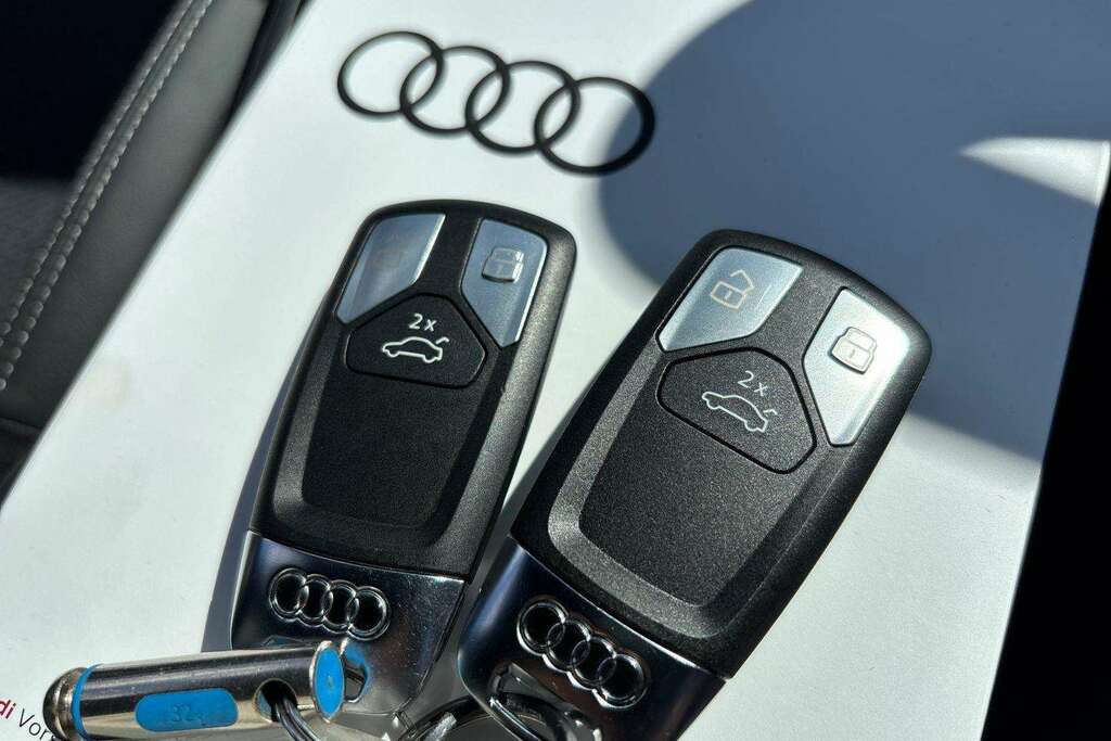 Audi A4 2.0 Tfsi 40 S Line Estate S Tronic Euro White #25
