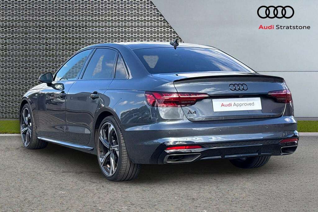 Audi A4 35 Tfsi Black Edition S Tronic 2024 #3