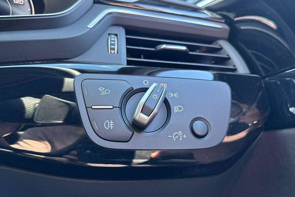Audi A4 2.0 Tfsi 40 S Line Estate S Tronic Euro White #33