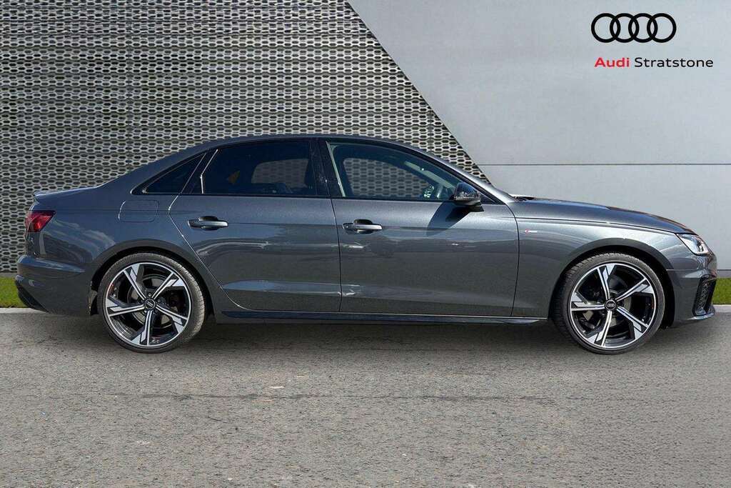 Audi A4 35 Tfsi Black Edition S Tronic 2024 #4
