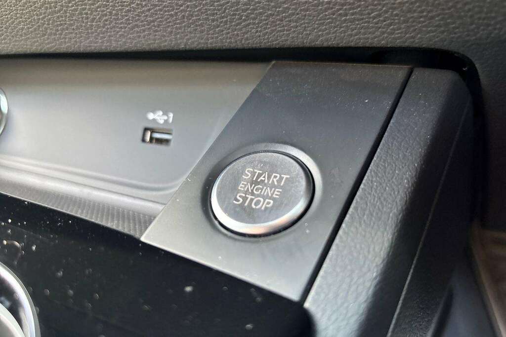 Audi A4 2.0 Tfsi 40 S Line Estate S Tronic Euro White #29