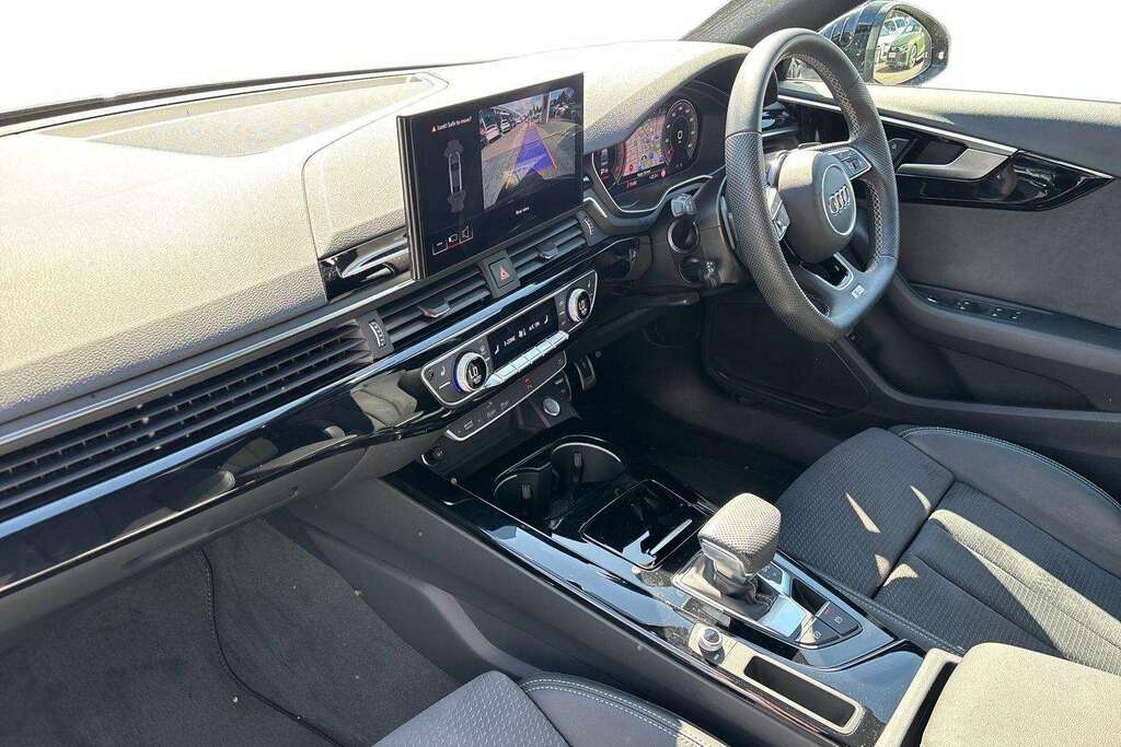 Audi A4 35 Tfsi Black Edition S Tronic 2024 #2