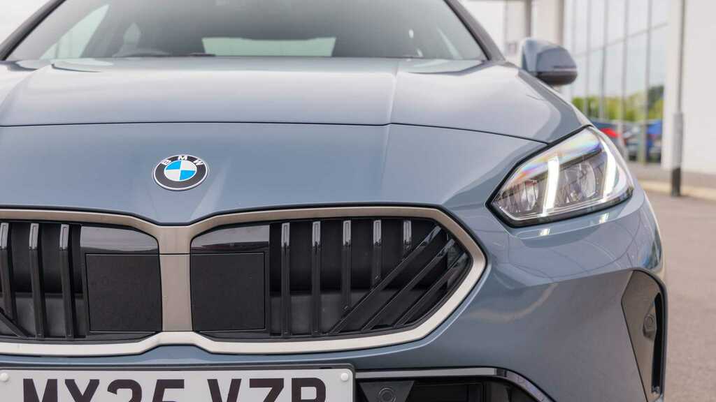 BMW 2 Series 220 M Sport Step 2025 #4