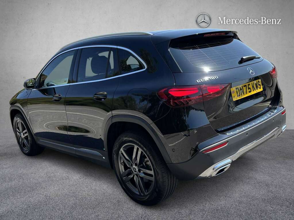 Mercedes-Benz GLA Class 180 Sport Edition 2025 Black #2
