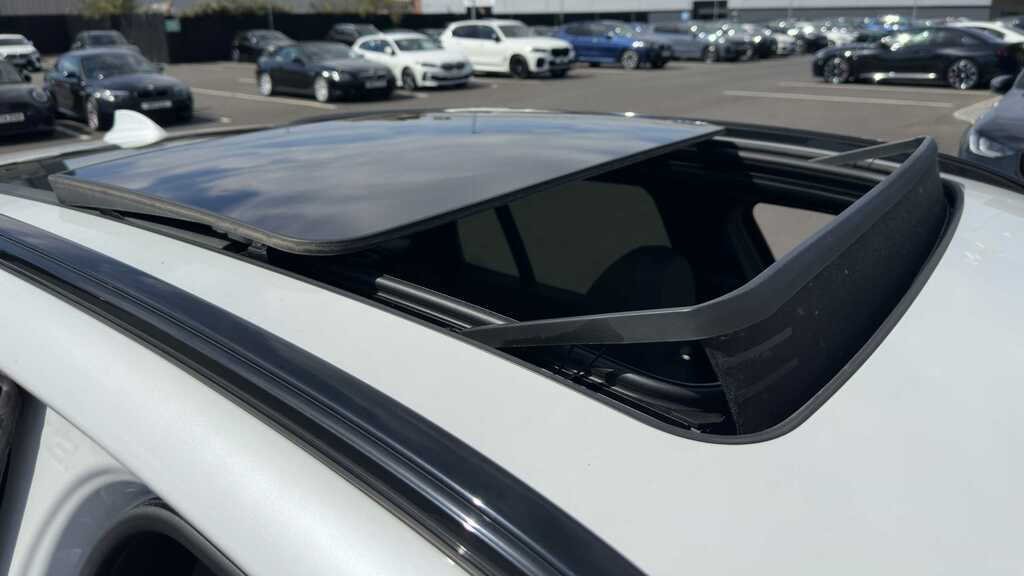 BMW iX3 Bmw -E Estate 210Kw M Sport Pro 80Kwh White #26