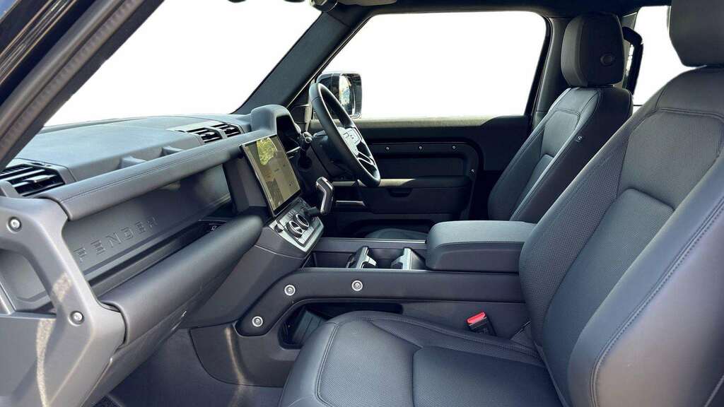 Land Rover Defender 90 3.0 D250 X-dynamic Se 90 2026 Black #3