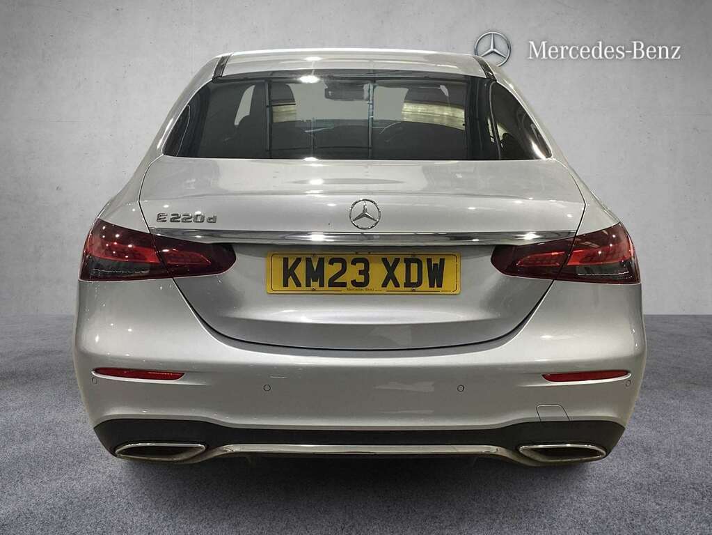 Mercedes-Benz E Class E220d 200 Amg Line Premium 9G-tronic 2023 Silver #5