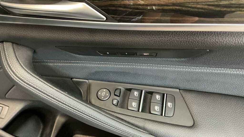 BMW 5 Series 530D Xdrive M Sport Saloon 3.0 #30