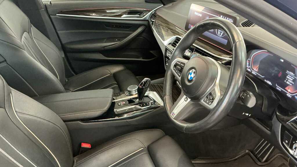 BMW 5 Series 530D Xdrive M Sport Saloon 3.0 #22