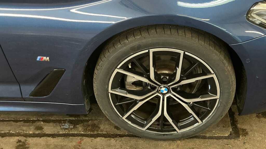 BMW 5 Series 530D Xdrive M Sport Saloon 3.0 #10