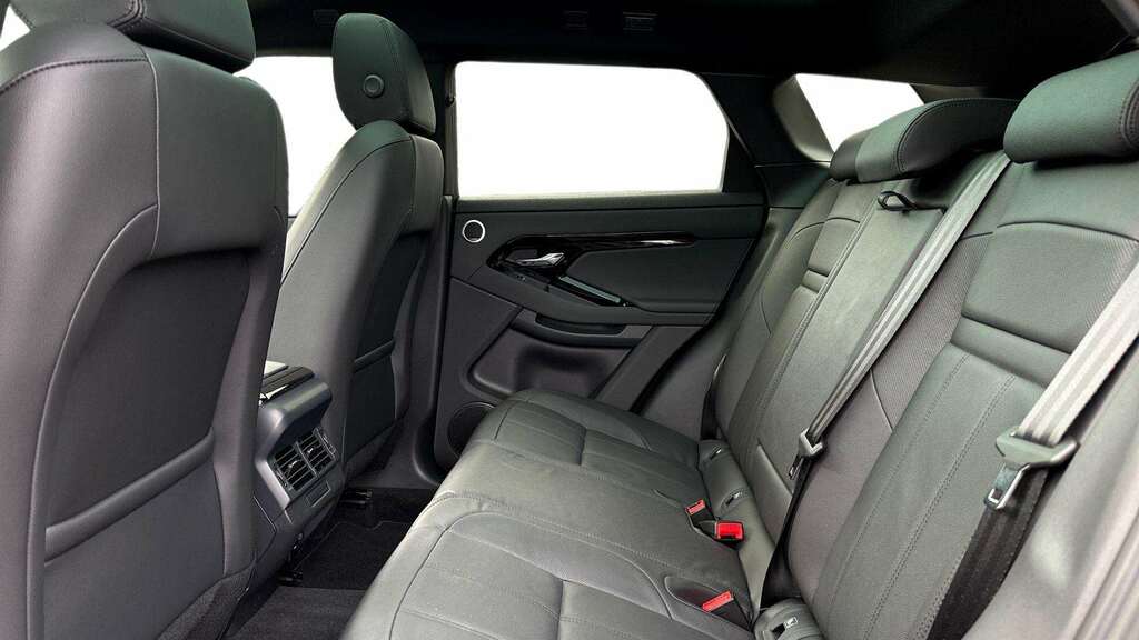 Land Rover Range Rover Evoque 2.0 D200 Edition 2025 Black #4