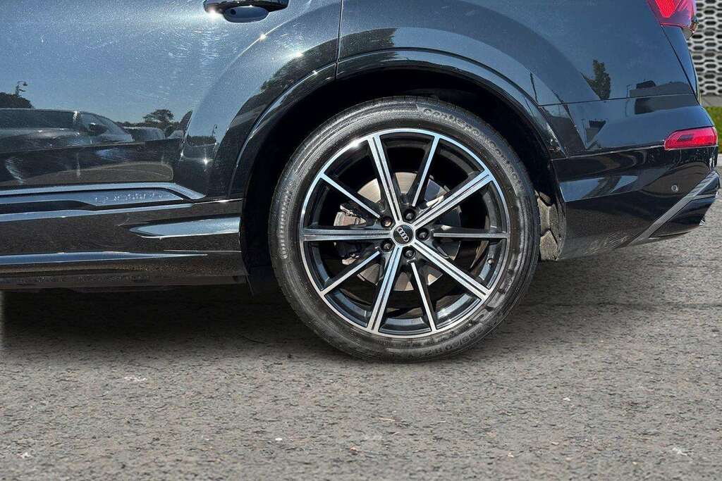 Audi Q7 55 Tfsi Quattro Black Edition Tiptronic 2022 Black #5
