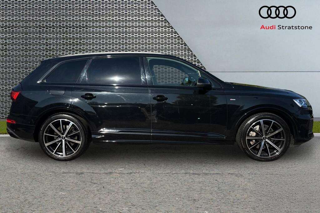 Audi Q7 55 Tfsi Quattro Black Edition Tiptronic 2022 Black #4