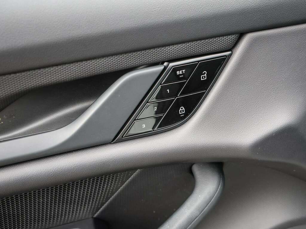 Porsche Taycan 350Kw 4 93Kwh 22Kw 5 Seat Grey #26