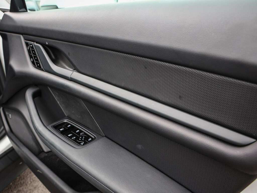 Porsche Taycan 350Kw 4 93Kwh 22Kw 5 Seat Grey #25
