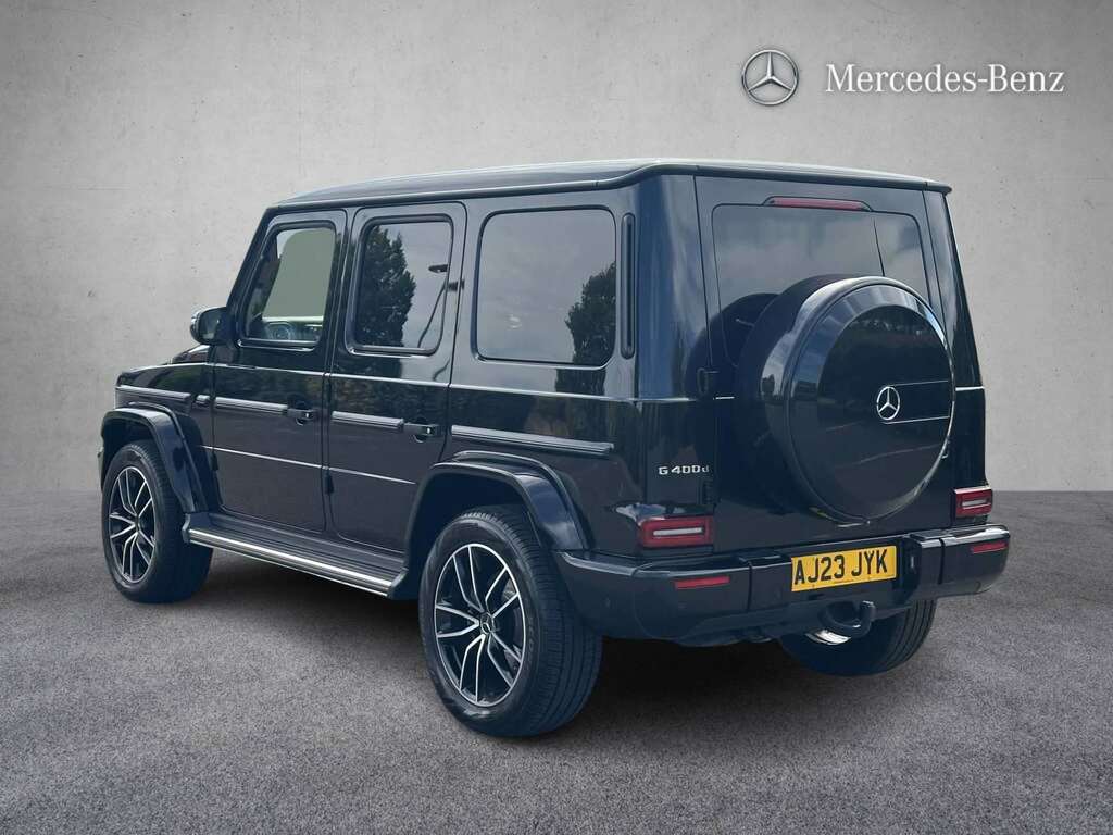 Mercedes-Benz G Class G400d Amg Line Premium Plus 9G-tronic 2023 Black #2