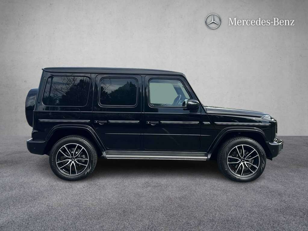 Mercedes-Benz G Class G400d Amg Line Premium Plus 9G-tronic 2023 Black #4