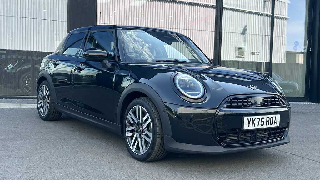 Mini Hatch 1.5 C Classic Level 2 2026 Black