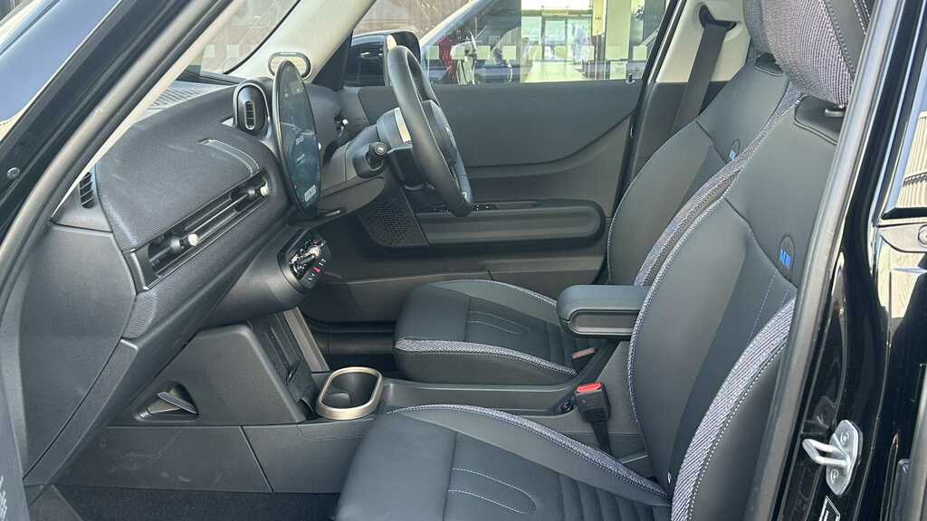 Mini Hatch 1.5 C Classic Level 2 2026 YK75ROA Black #5