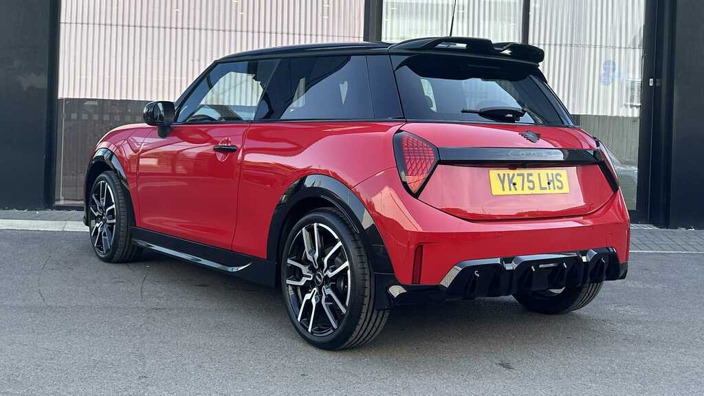 Mini Hatch 1.5 C Sport Level 2 2026 YK75LHS Red #2