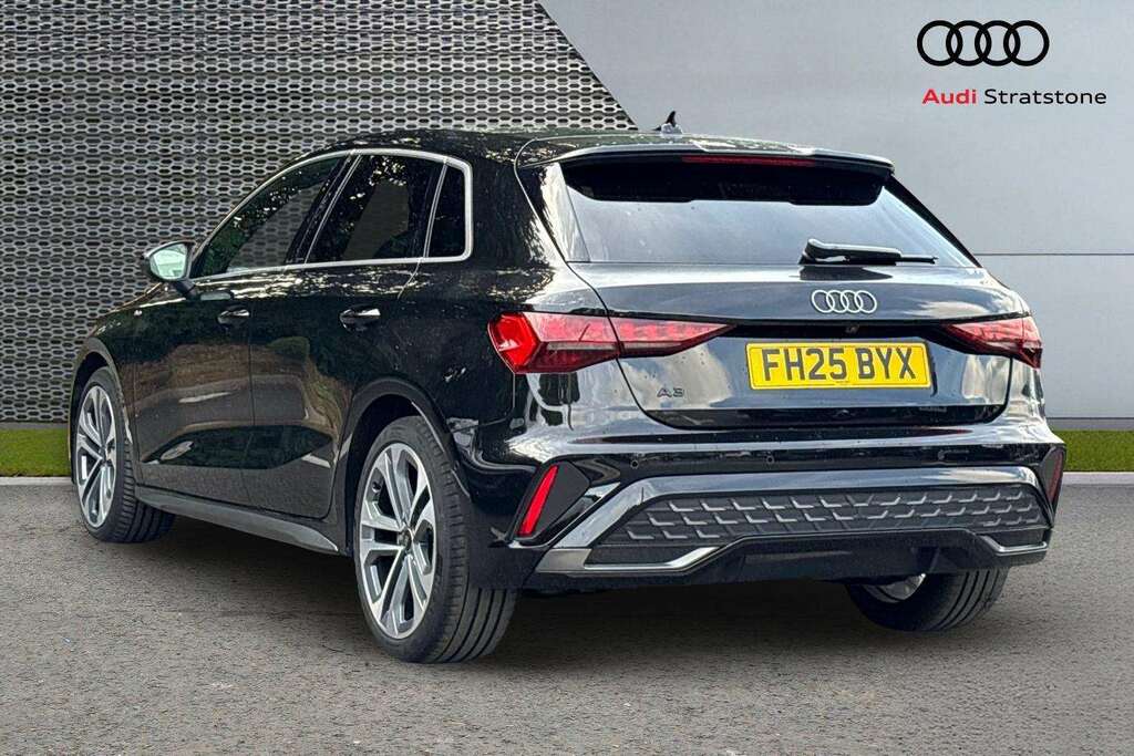 Audi A3 35 Tfsi S Line S Tronic 2025 FH25BYX Black #3