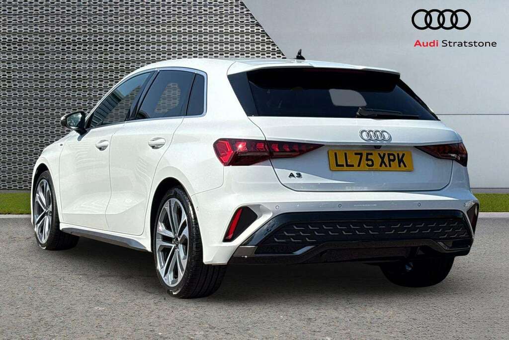 Audi A3 1.5 Tfsi 150 S Line S Tronic 2026 White #3