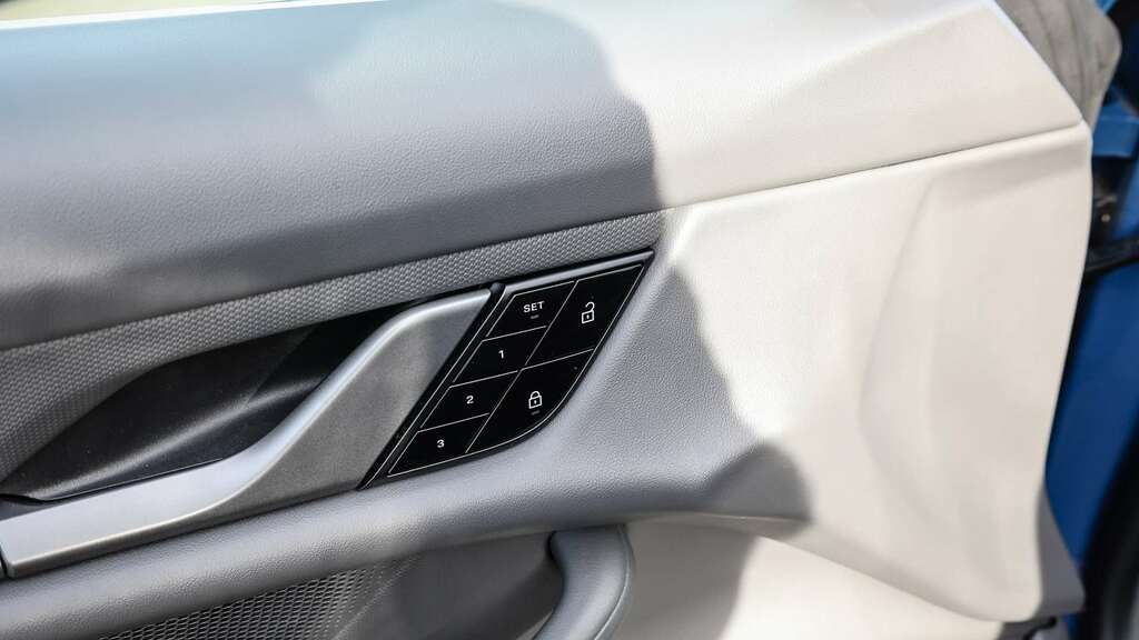 Porsche Taycan 500Kw Turbo 93Kwh 22Kw 5 Seat Blue #27