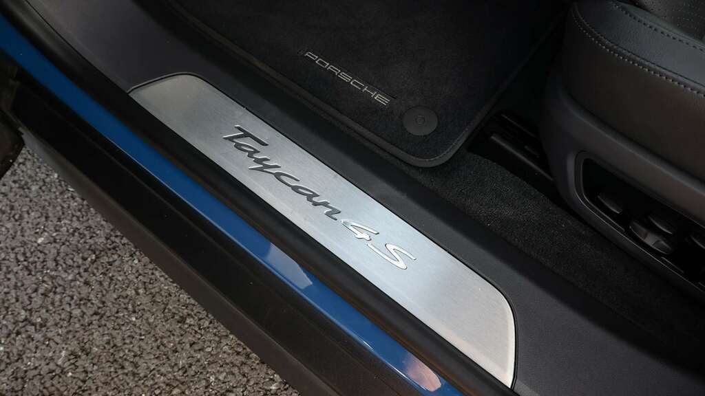 Porsche Taycan 500Kw Turbo 93Kwh 22Kw 5 Seat Blue #24