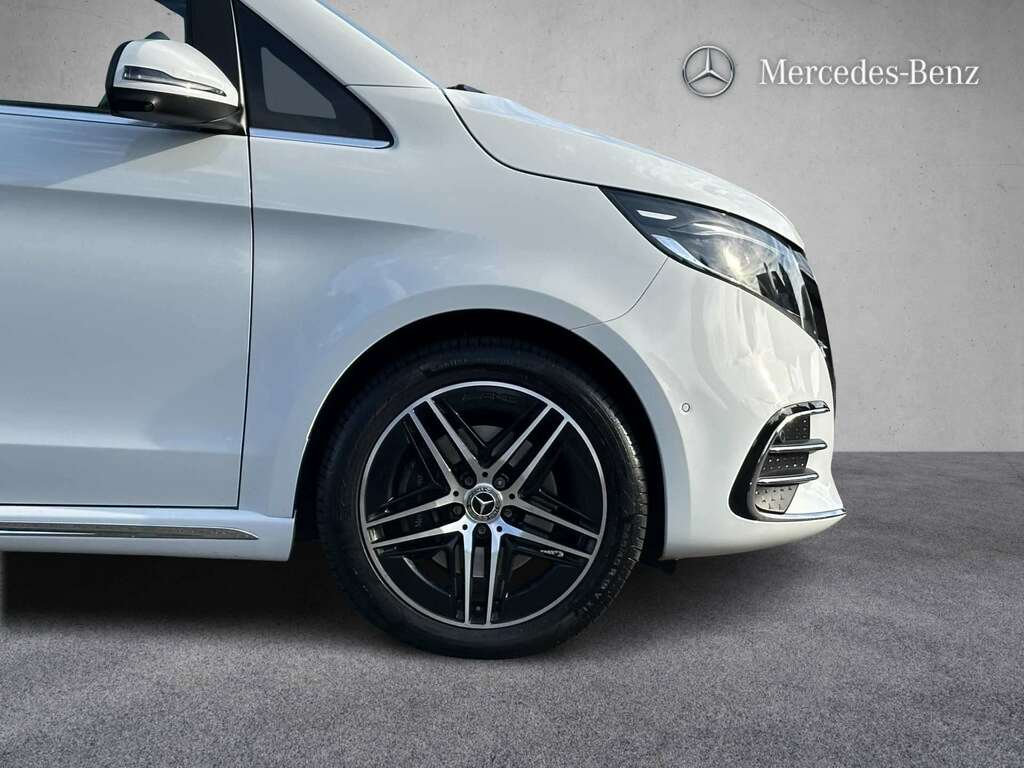 Mercedes-Benz V Class V300 D Premium Amg Line 9G-tronic Long 2025 White #3