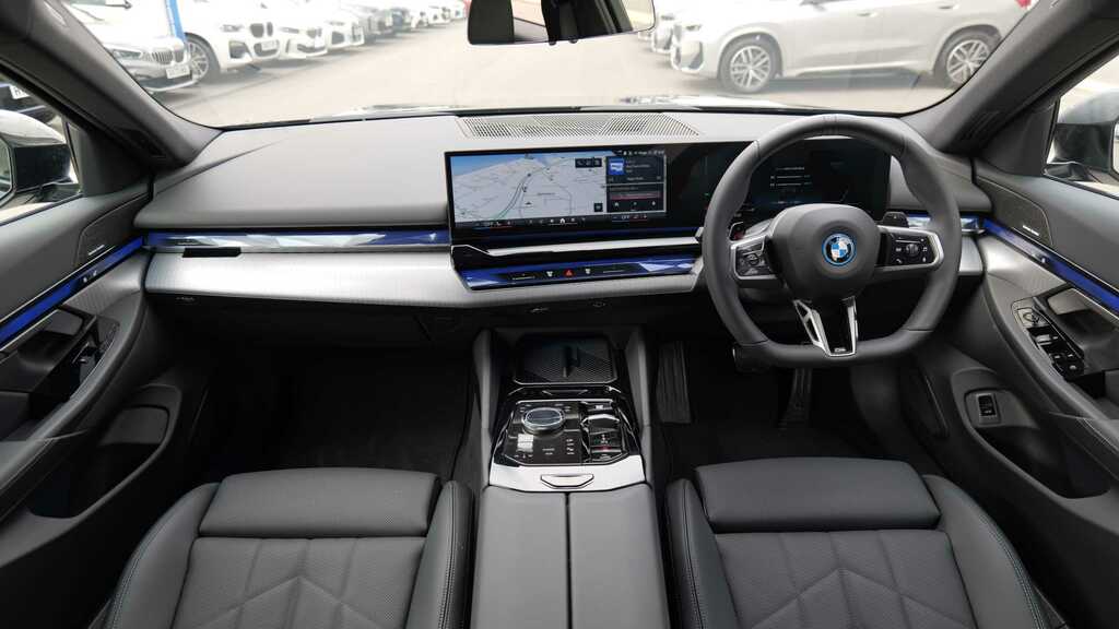 BMW 5 Series 530E M Sport 2026 Black #4