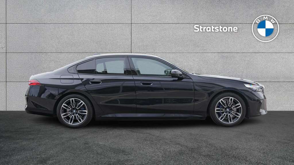 BMW 5 Series 530E M Sport 2026 Black #3