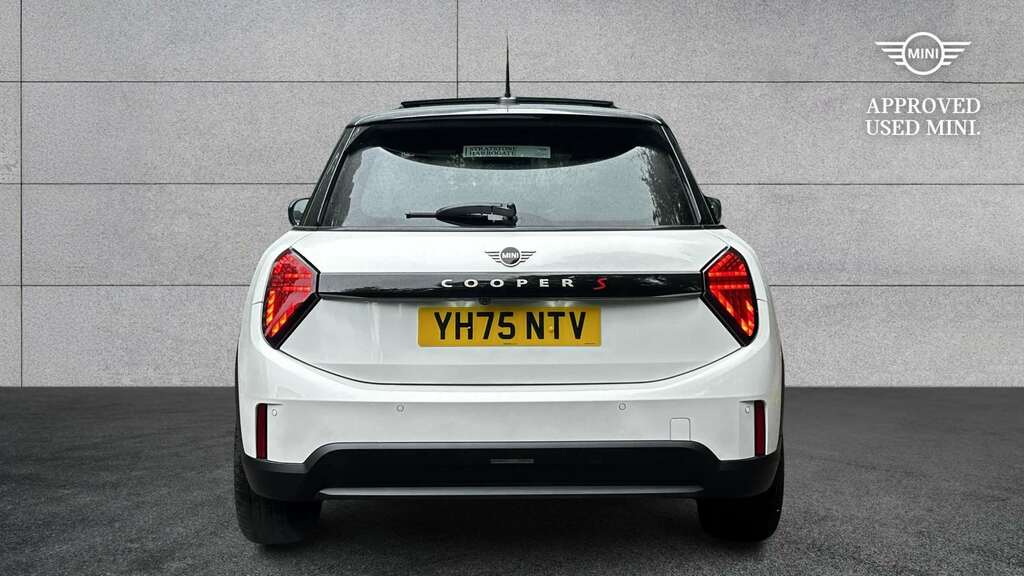 Mini Hatch 2.0 S Exclusive 2025 YH75NTV White #4