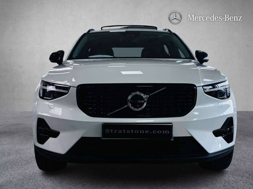 Volvo XC40 2.0 B4p Ultimate Dark 2023 SB72CYV White #2
