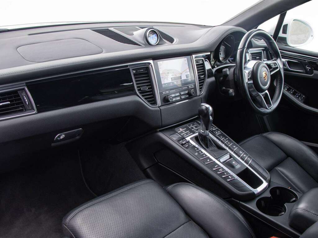 Porsche Macan S D S-a 2017 RX67RRY White #3