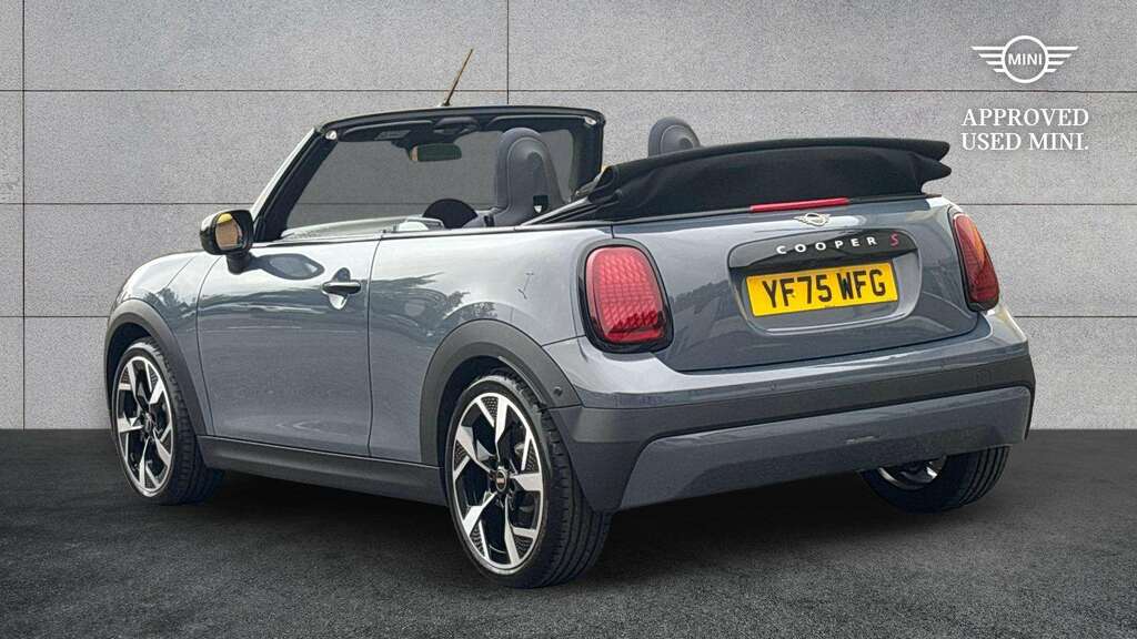 Mini Hatch 2.0 S Exclusive 2025 YF75WFG #2