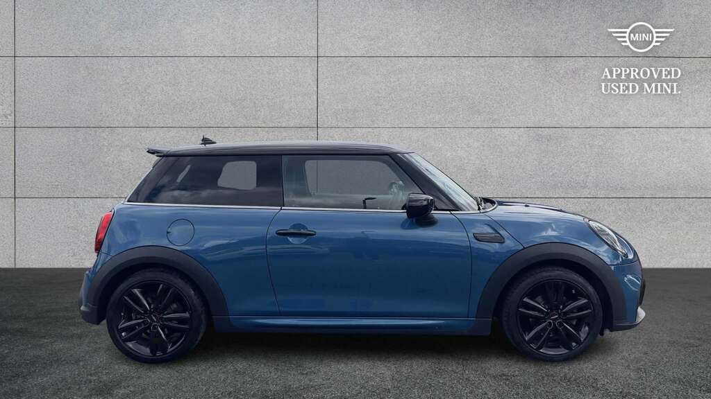 Mini Hatch 1.5 Cooper Sport 2023 YE23SYO Blue #2