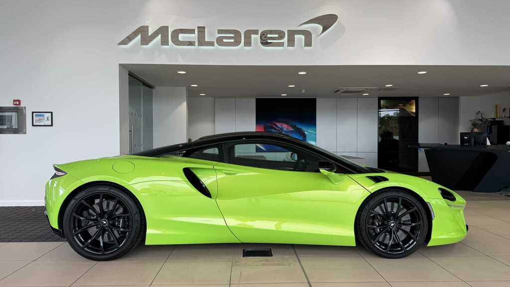 McLaren Artura V6 Phev Dct 2024 RV74JZW Green #4