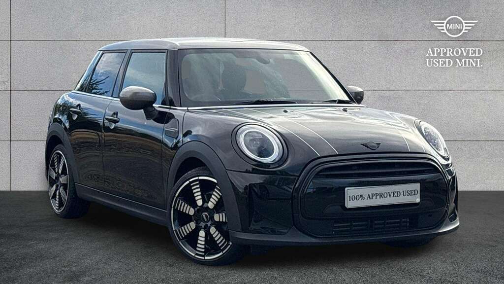 Mini Hatch 1.5 Cooper Exclusive 2021 YE21VNU Black