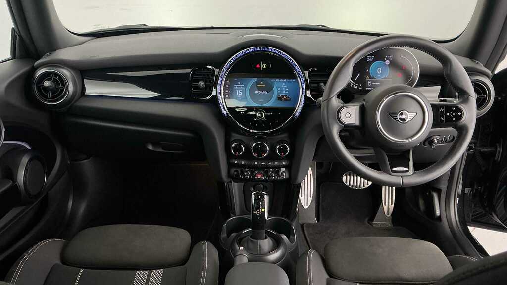 Mini Hatch 1.5 Cooper Sport 2023 YS23ACU Black #4