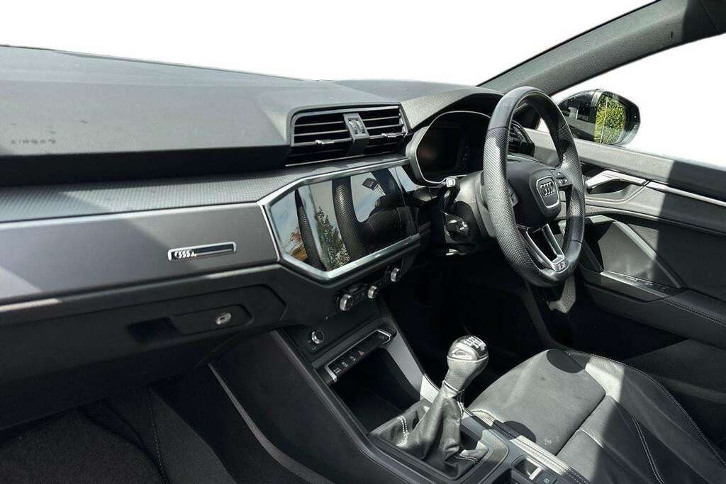 Audi Q3 35 Tfsi S Line 2023 Black #2